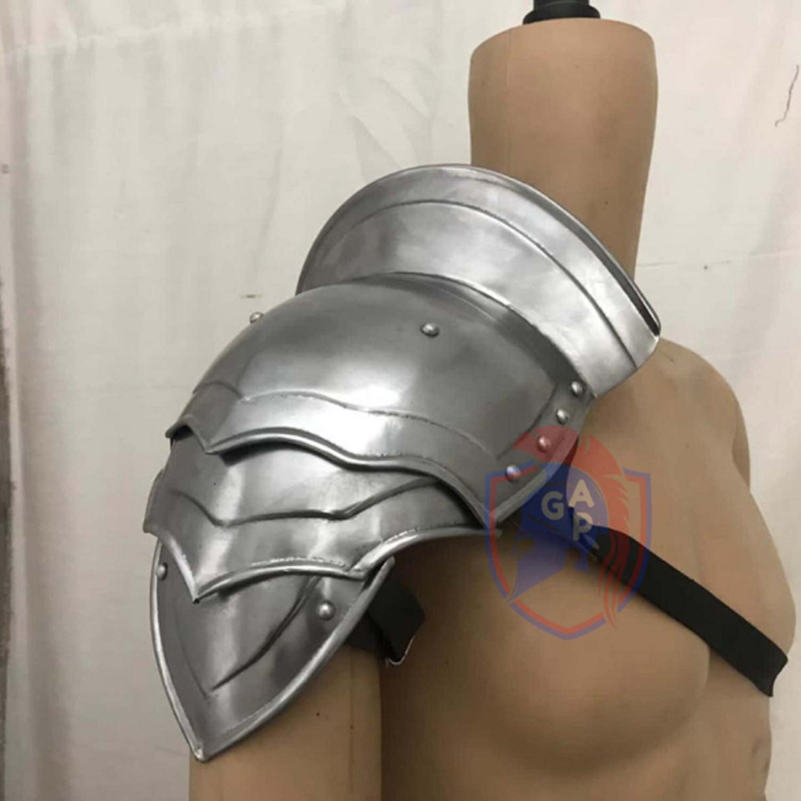 Steel armor pauldron for gladiator - Future Art Handicraft